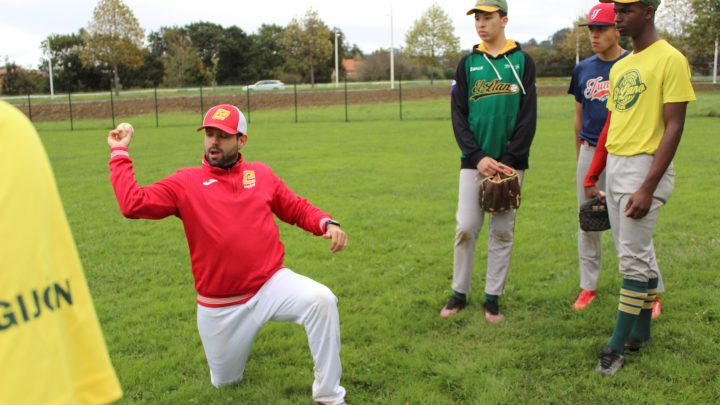 JORNADA DE TECNIFICACIÓN DE LANZADORES DIRIGIDA POR RUBÉN FENTE JORNADA DE TECNIFICACIÓN DE LANZADORES DIRIGIDA POR RUBÉN FENTE